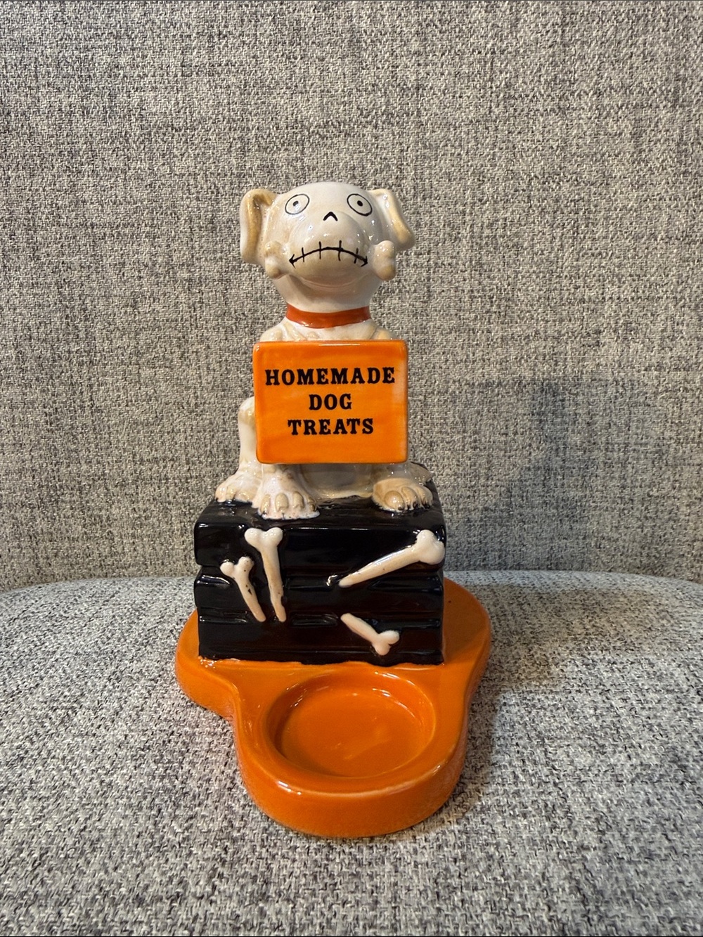 RETIRED Yankee Candle Boney Bunch “Homemade Dog Treats” Tealight Holder - NWT